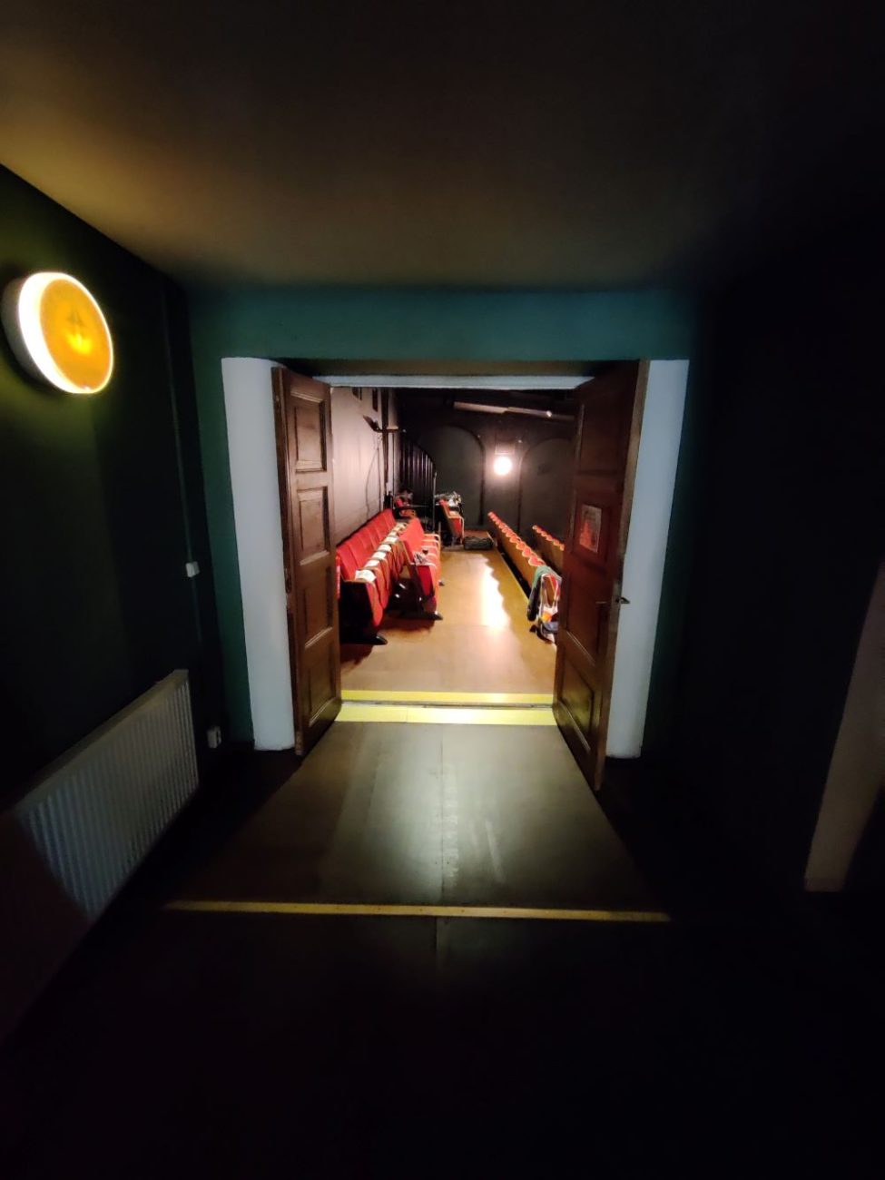 Kuva Teatteri Unionin salin sisäänkäynnistä.